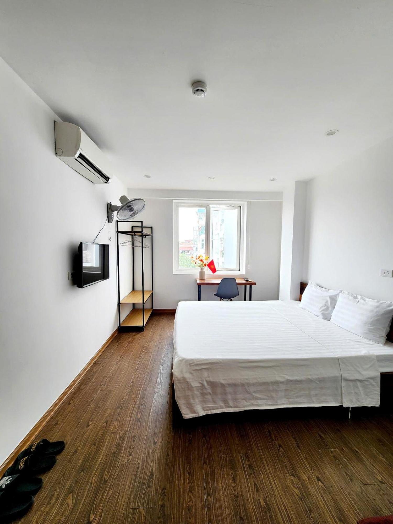 Lakeside House Hanoi Exterior photo