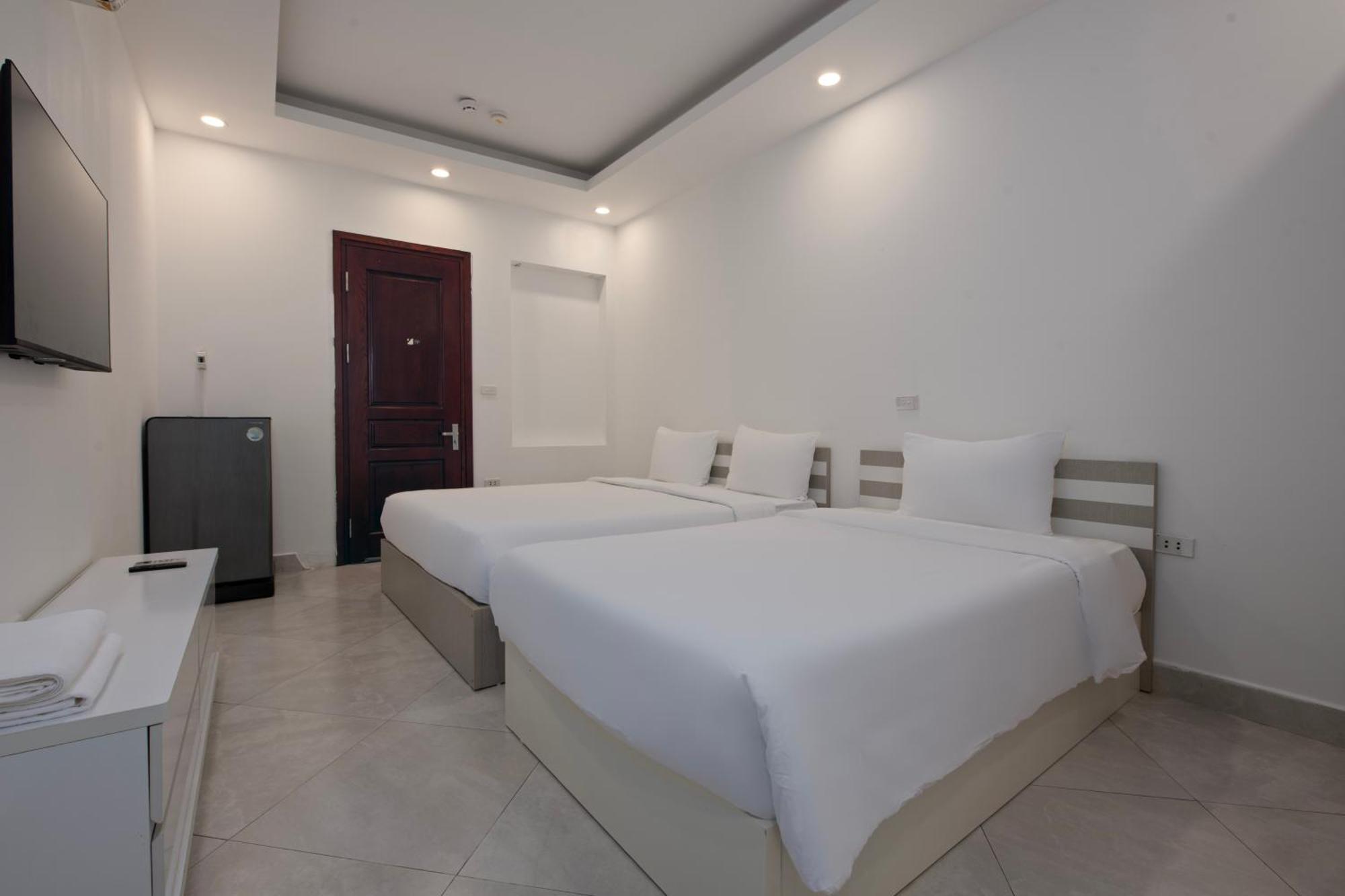 Lakeside House Hanoi Exterior photo