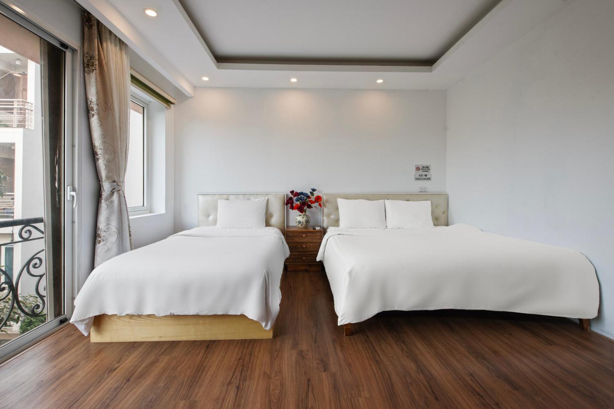 Lakeside House Hanoi Exterior photo