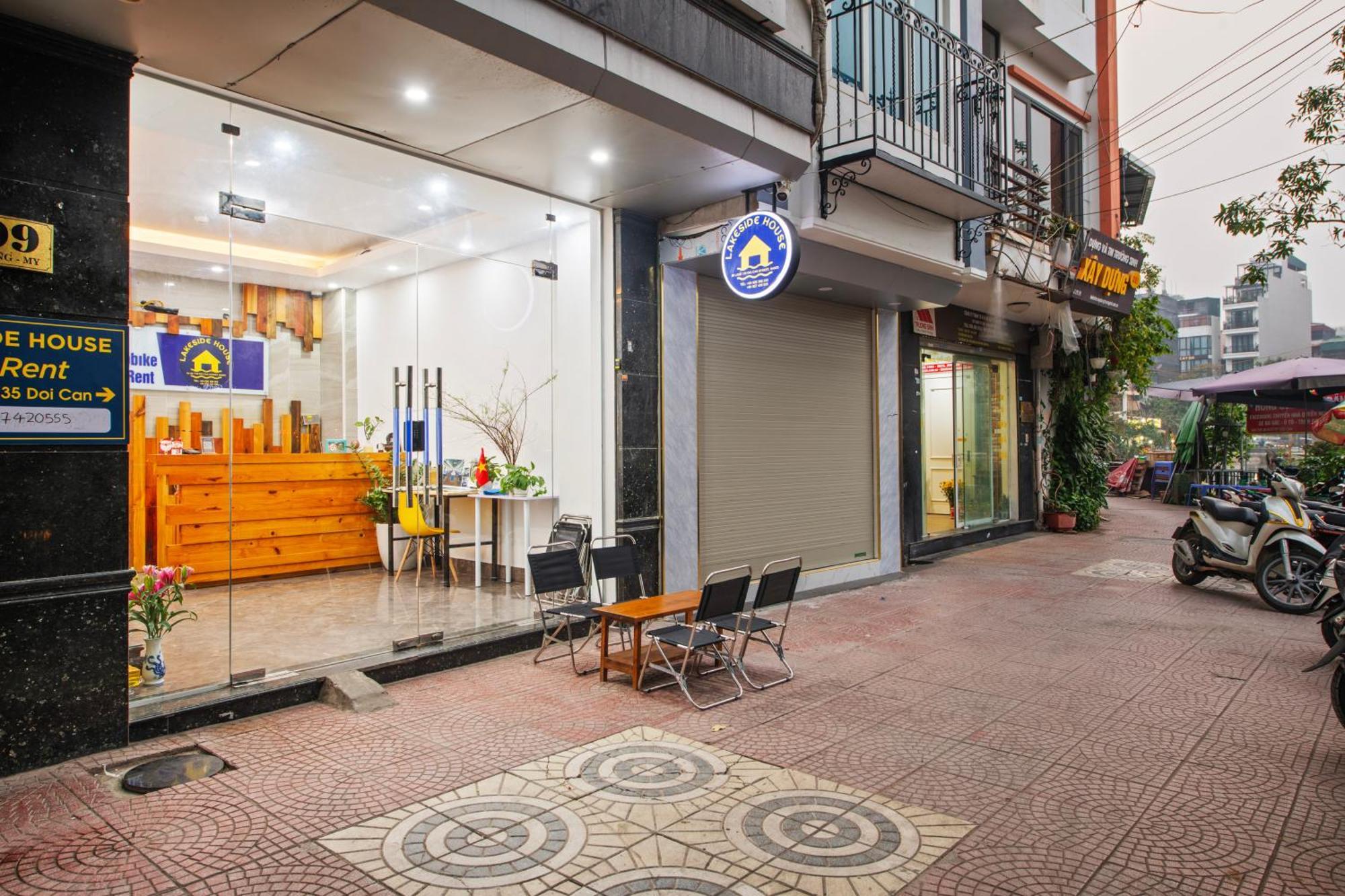 Lakeside House Hanoi Exterior photo